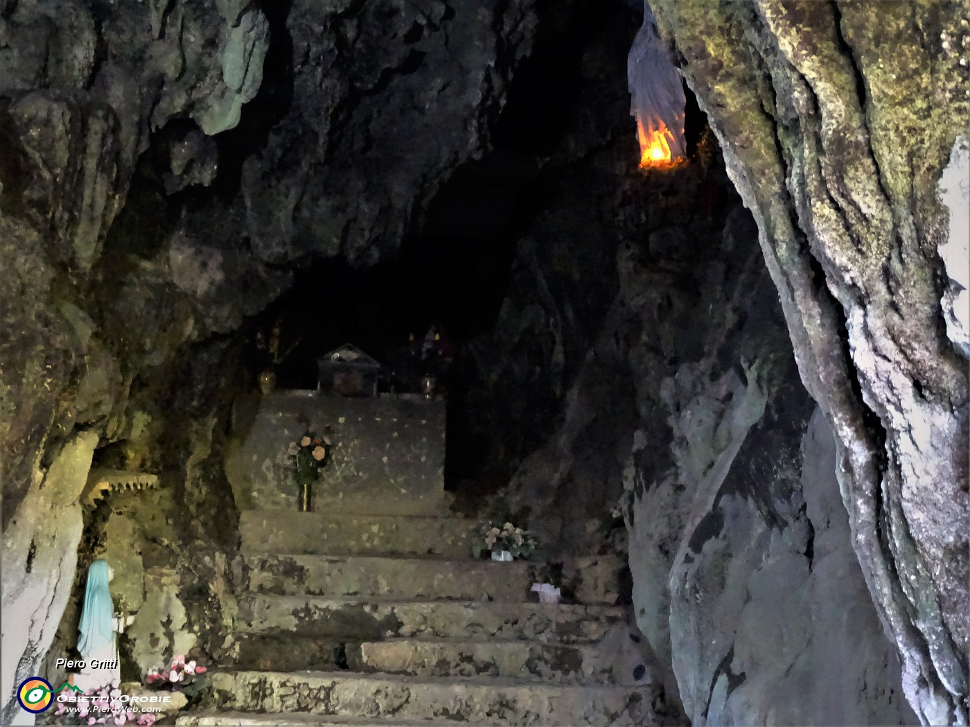 18 Alla Grotta della Cornabusa (1123 m).JPG